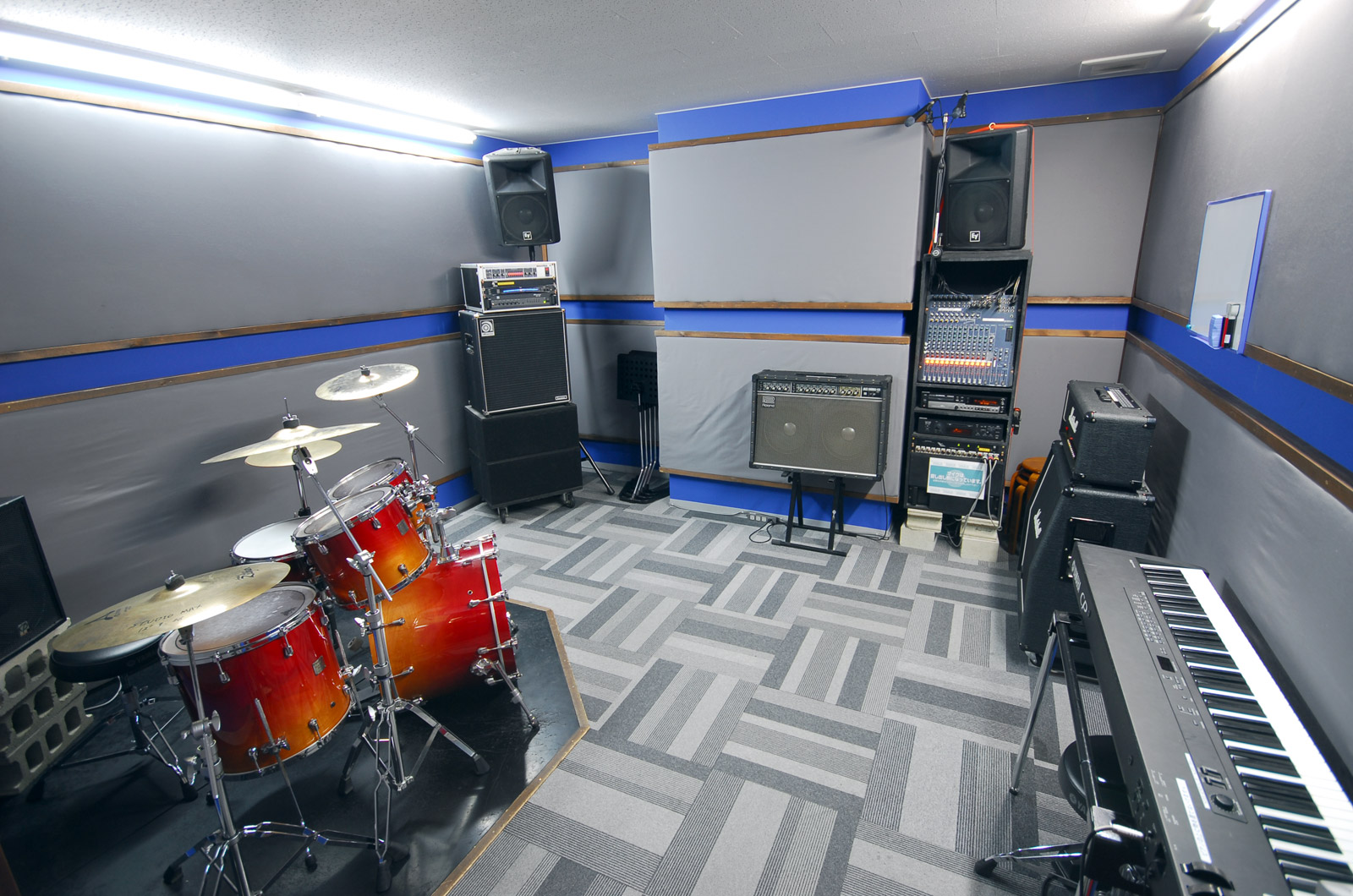 Studio MAX ROOM 2（約11帖）